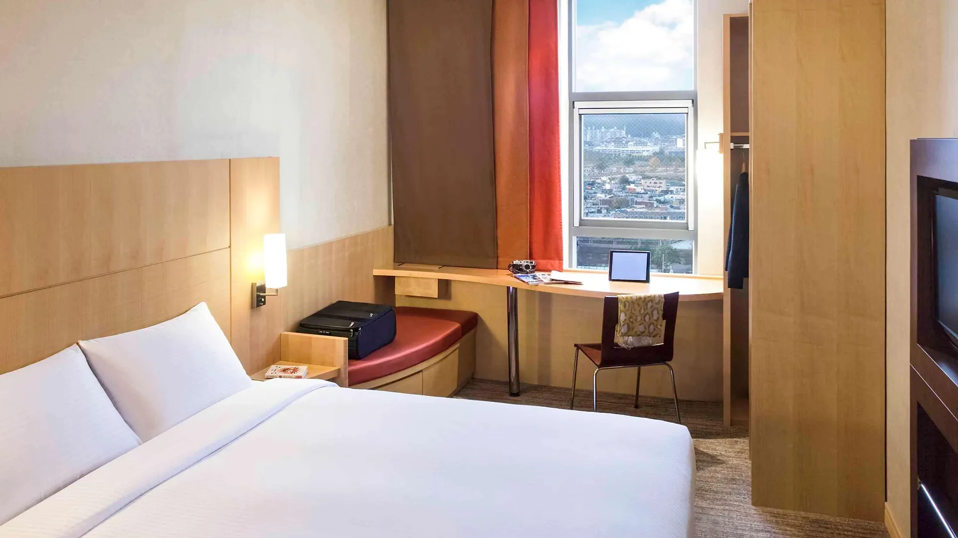 Ibis Ambassador Busan City Centre 3*,  South Korea